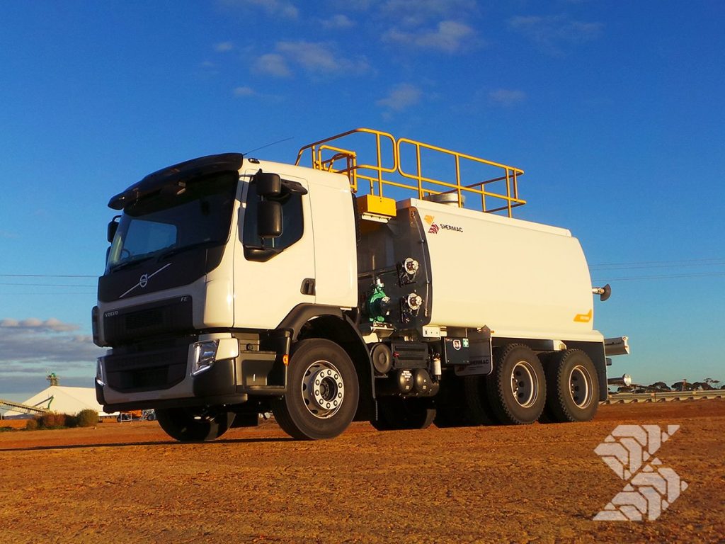 12000-Litre-Roadserve-1500-Water-cart-on-Volvo6x4
