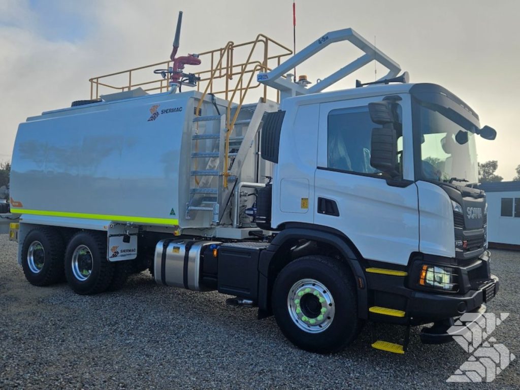 6X6 Water Carts Front View