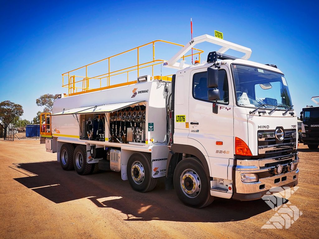 Shermac Mineserve Mining 8 Wheel Service Truck (2)